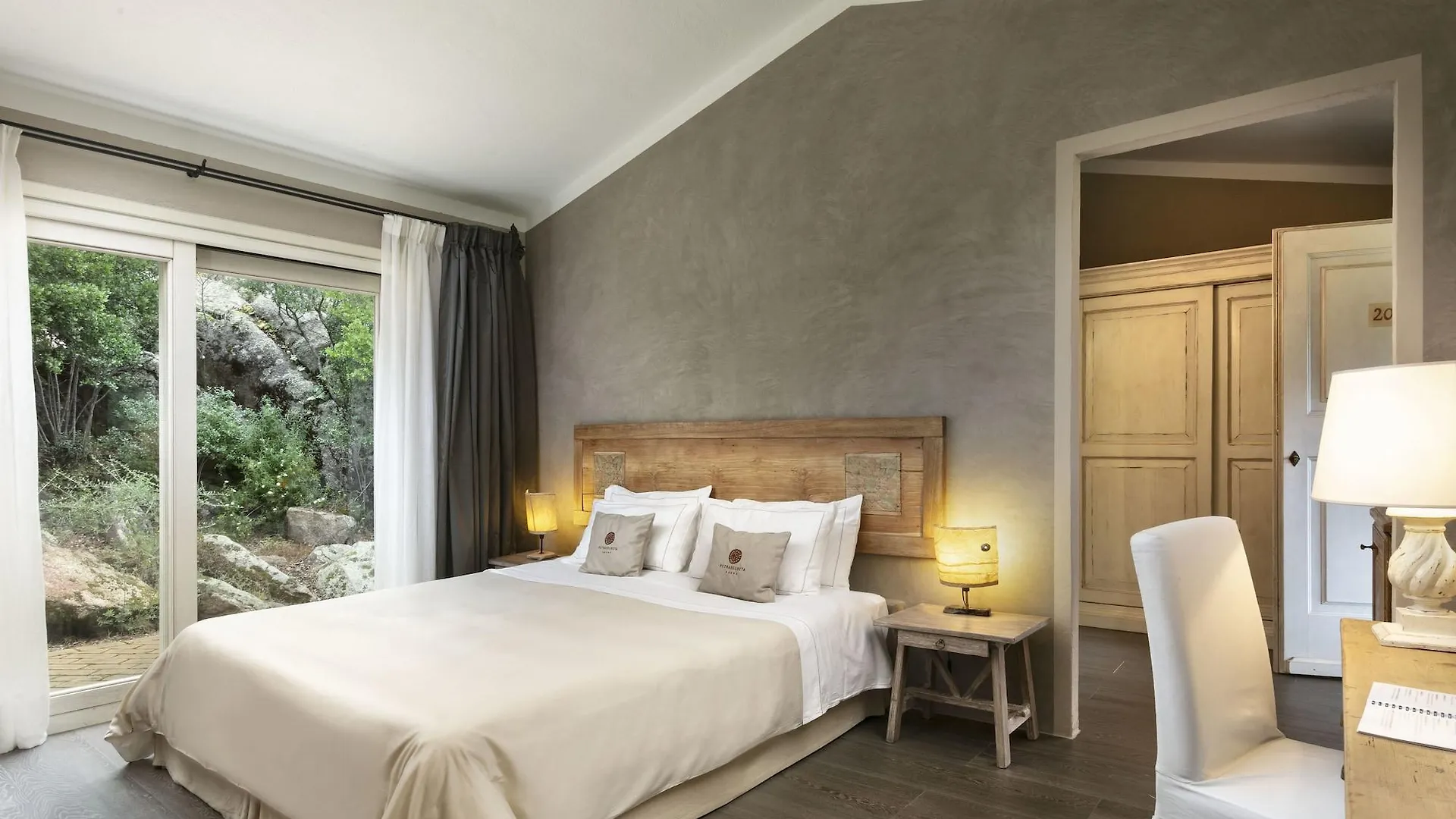 Petra Segreta Resort & Spa San Pantaleo 5*,